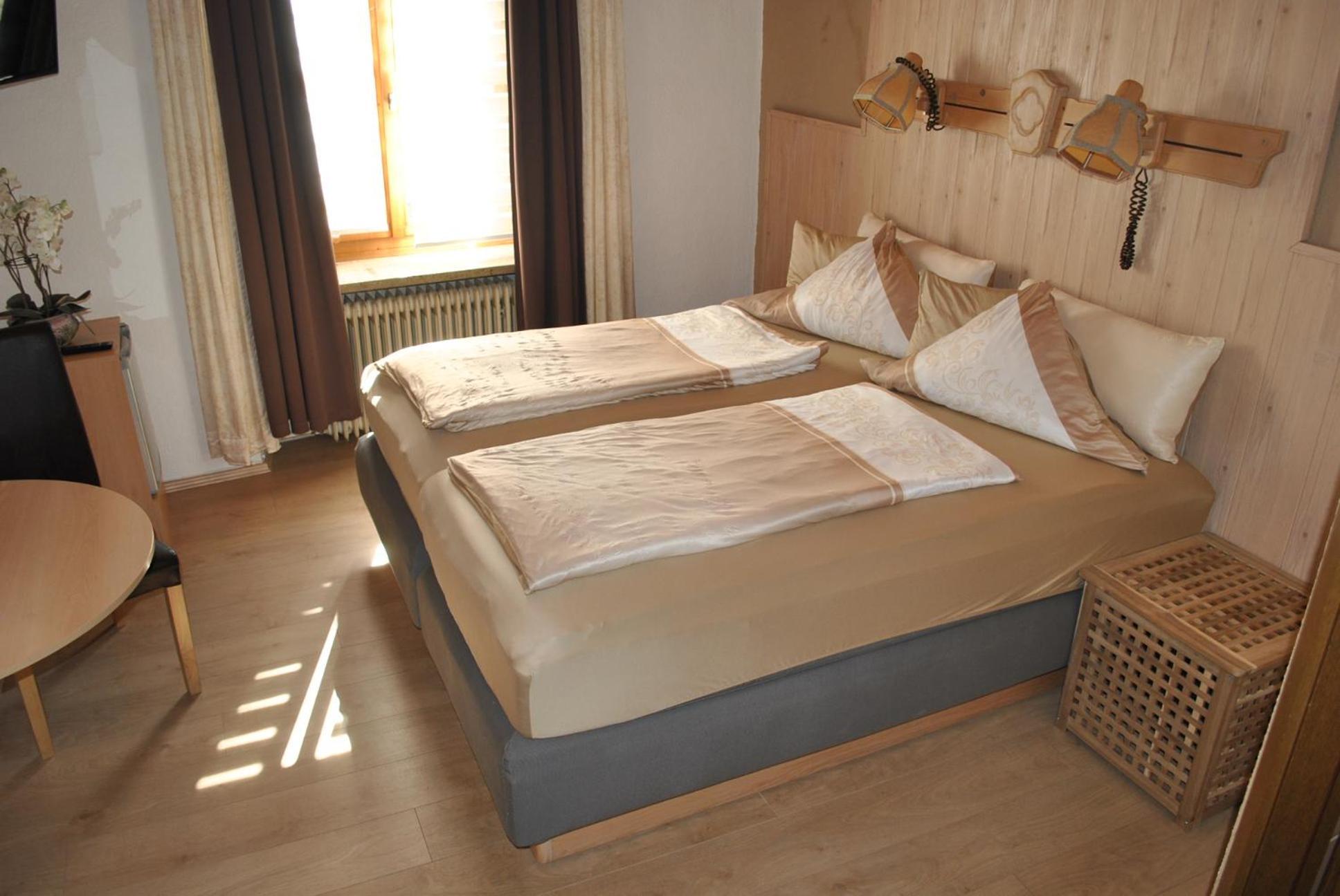 Hotel Pension Schwarzer Adler 纳堡 外观 照片