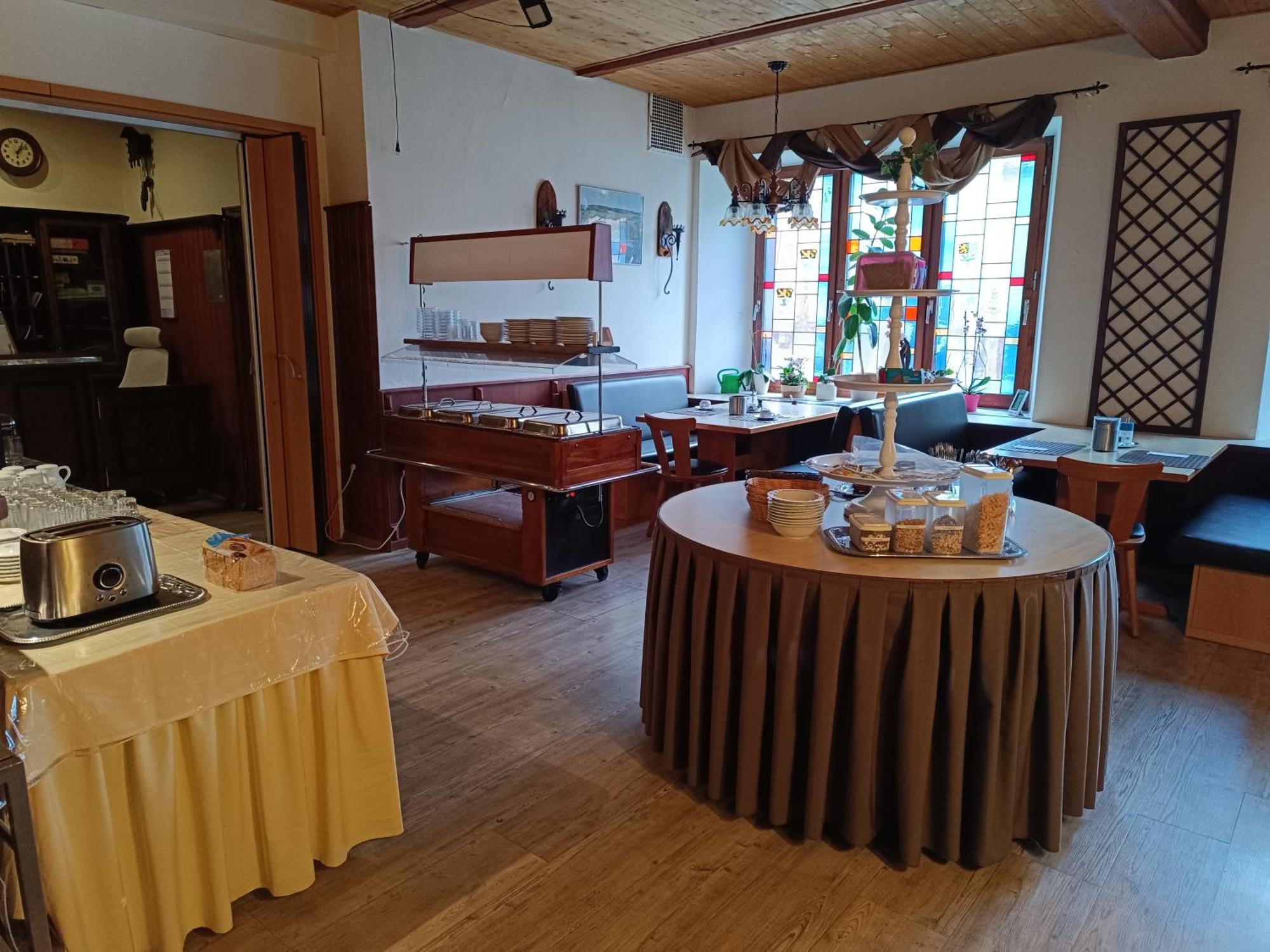 Hotel Pension Schwarzer Adler 纳堡 外观 照片